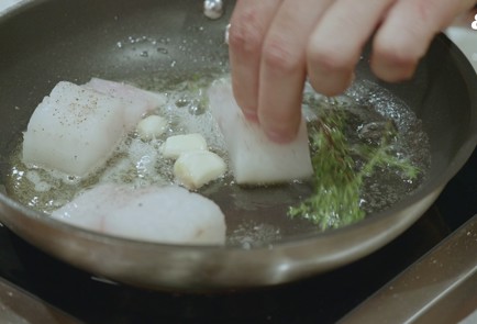 Фото шага рецепта Судак с соусом из белого вина 152741 шаг 15  