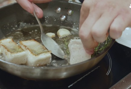 Фото шага рецепта Судак с соусом из белого вина 152741 шаг 16  