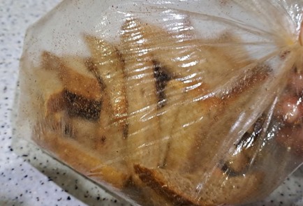 Фото шага рецепта Сухари в духовке из черного хлеба 190268 шаг 6  