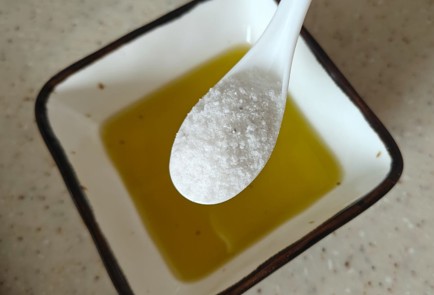 Фото шага рецепта Сухарики домашние из чиабатты с чесноком 190351 шаг 5  