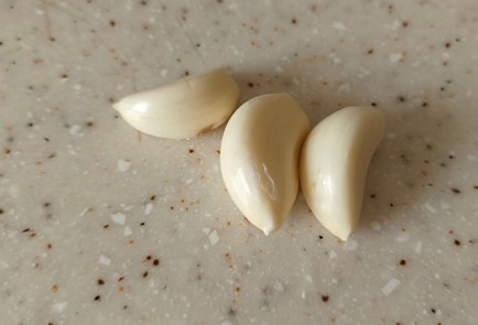 Фото шага рецепта Сухарики домашние из чиабатты с чесноком 190351 шаг 6  