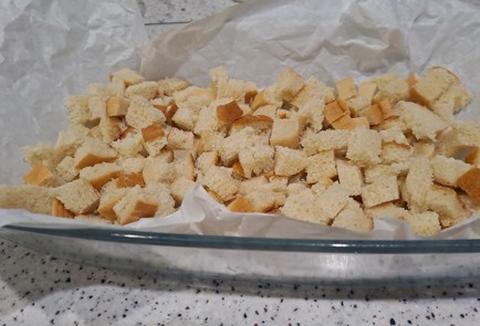 Фото шага рецепта Сухарики из белого батона с твердым сыром запеченные в духовке 188245 шаг 8