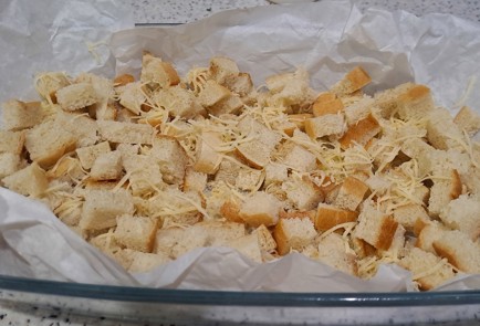 Фото шага рецепта Сухарики из белого батона с твердым сыром запеченные в духовке 188245 шаг 9