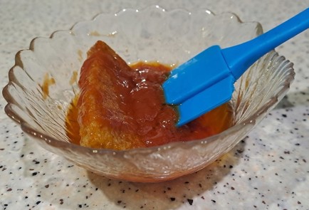 Фото шага рецепта Закуска к пиву из черного хлеба и кетчупа 190264 шаг 7  