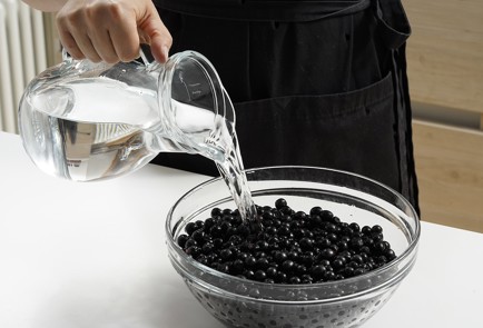 Фото шага рецепта Сухое варенье из черноплодной рябины 152739 шаг 2  