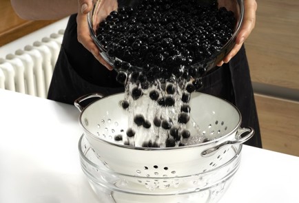 Фото шага рецепта Сухое варенье из черноплодной рябины 152739 шаг 4  