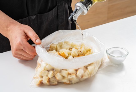 Фото шага рецепта Суп Четыре сыра 175463 шаг 2  