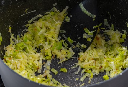 Фото шага рецепта Суп Четыре сыра 175463 шаг 5  