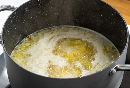 Фото шага рецепта Суп Четыре сыра 175463 шаг 8  