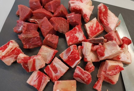 Фото шага рецепта Суп из говядины и квашеной капусты 176221 шаг 1  