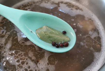 Фото шага рецепта Суп из говядины и квашеной капусты 176221 шаг 7  