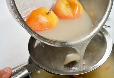 Фото шага рецепта Суп из красной рыбы с яблоками 30305 шаг 6  