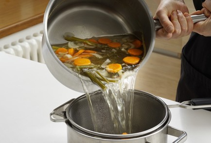 Фото шага рецепта Суп из сладкого перца с печеным чесноком 152996 шаг 8  