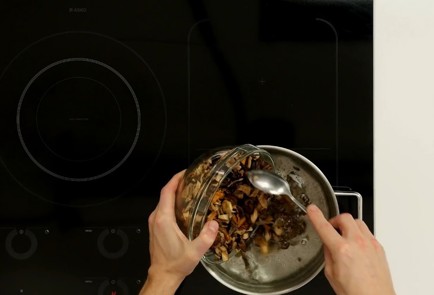 Фото шага рецепта Суп из сушеных грибов 80842 шаг 3
