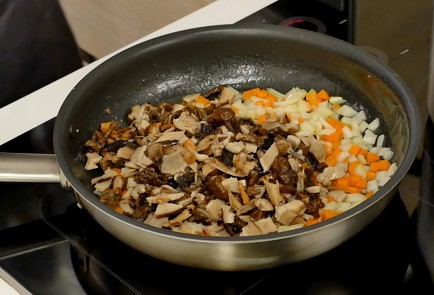 Фото шага рецепта Суп из сушеных грибов 80842 шаг 6