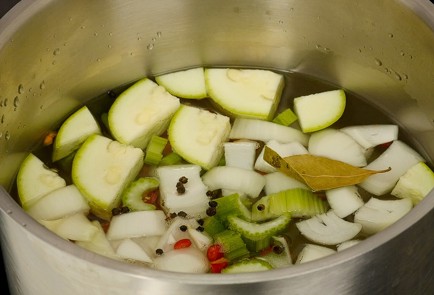 Фото шага рецепта Суп из свеклы с козьим сыром 93383 шаг 2  