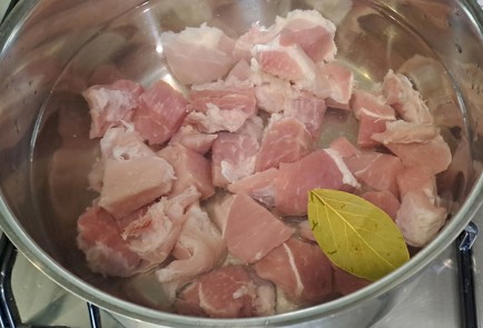 Фото шага рецепта Суп из свиной лопатки с макаронами и сладким перцем 186844 шаг 3  