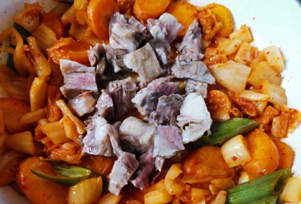 Фото шага рецепта Суп кимчи 189459 шаг 9  