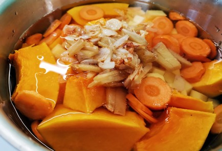 Фото шага рецепта Суппюре из тыквы с карри 140312 шаг 13  