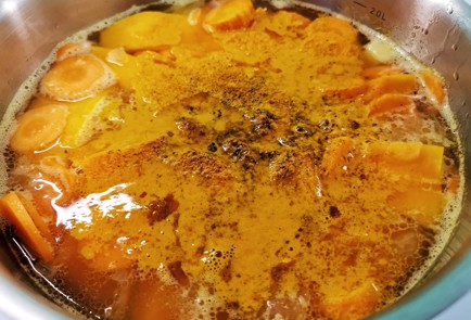 Фото шага рецепта Суппюре из тыквы с карри 140312 шаг 16  