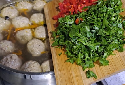 Фото шага рецепта Суп с фрикадельками на мясном бульоне 187037 шаг 12  