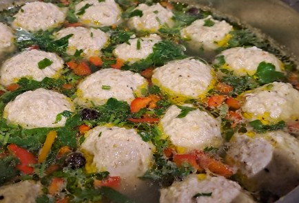 Фото шага рецепта Суп с фрикадельками на мясном бульоне 187037 шаг 13  