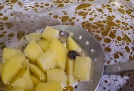 Фото шага рецепта Суп с фрикадельками на мясном бульоне 187037 шаг 2  