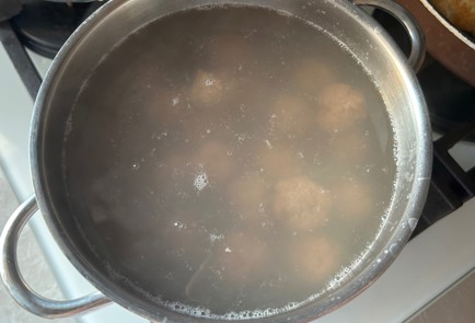 Фото шага рецепта Суп с фрикадельками 190542 шаг 7  