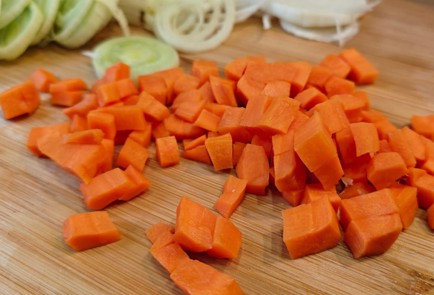 Фото шага рецепта Суп с красной рыбой шампиньонами и сливочным сыром 190919 шаг 5