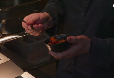 Фото шага рецепта Суп с курицей тандури и кокосовыми сливками 175628 шаг 5  