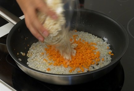 Фото шага рецепта Суп с тушенкой 139741 шаг 1  