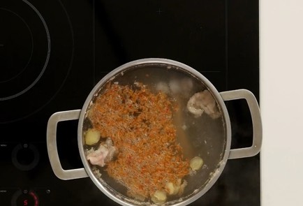 Фото шага рецепта Суп с вонтонами 125674 шаг 2  