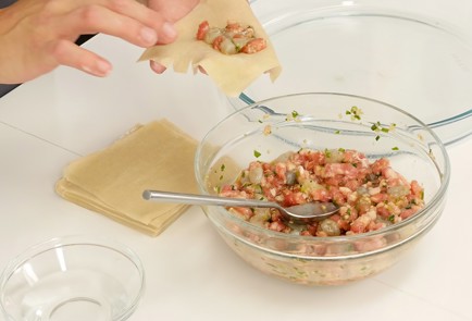 Фото шага рецепта Суп с вонтонами 125674 шаг 6  