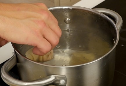 Фото шага рецепта Суп с вонтонами 125674 шаг 7  