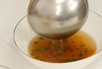 Фото шага рецепта Суп с вонтонами 125674 шаг 8  