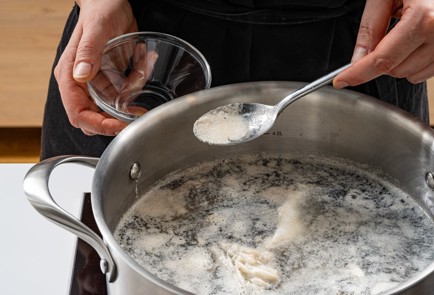 Фото шага рецепта Суп со щавелем 188793 шаг 3  