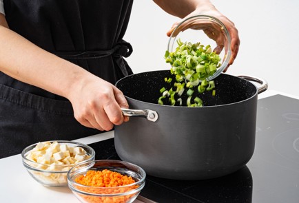 Фото шага рецепта Суп со щавелем 188793 шаг 8  