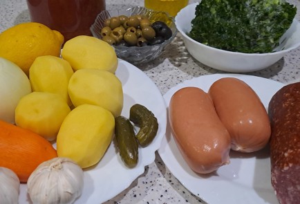 Фото шага рецепта Суп солянка 188564 шаг 1