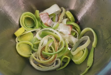 Фото шага рецепта Суп  солянка с курицей 175543 шаг 11  