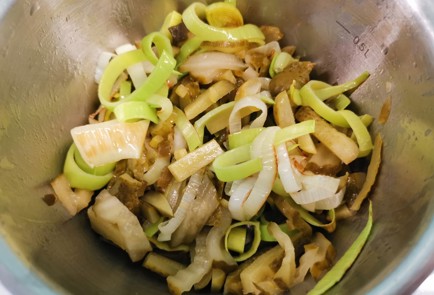 Фото шага рецепта Суп  солянка с курицей 175543 шаг 13  