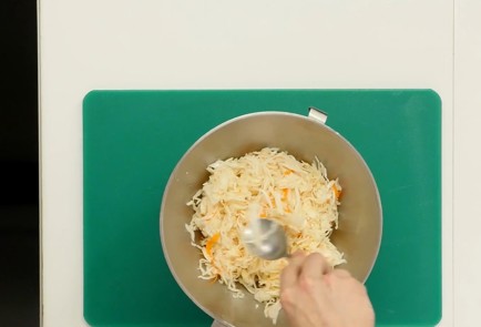 Фото шага рецепта Суточные щи 126158 шаг 2