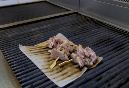 Фото шага рецепта Сувлаки из курицы с дзадзики 140926 шаг 4  