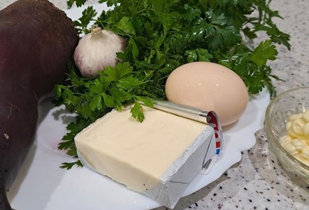 Фото шага рецепта Салат из свеклы с плавленым сыром 190622 шаг 1  