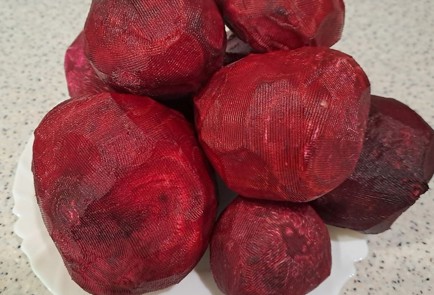 Фото шага рецепта Свекольная икра на зиму 190380 шаг 2