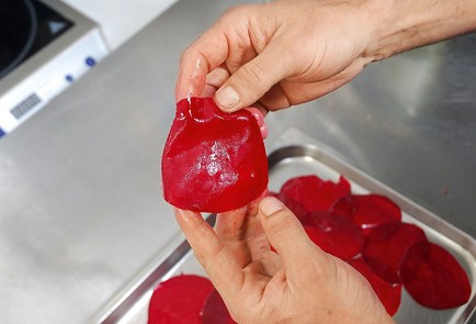 Фото шага рецепта Свекольные равиоли с лососем 30401 шаг 2  