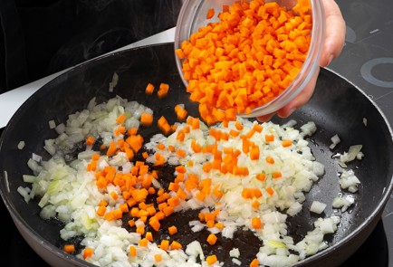 Фото шага рецепта Свекольник горячий 173645 шаг 6  