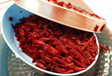 Фото шага рецепта Свекольночесночный салат 175512 шаг 1  