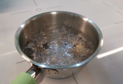 Фото шага рецепта Свекольночесночный салат 175512 шаг 4  