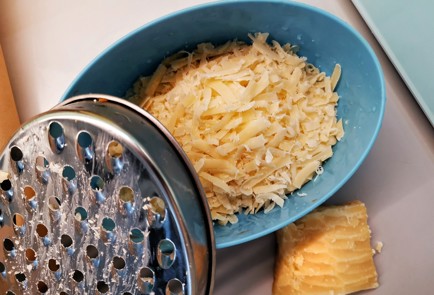 Фото шага рецепта Свекольный салат с сыром 140175 шаг 2  