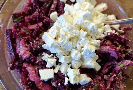 Фото шага рецепта Свекольный салат 191010 шаг 17  